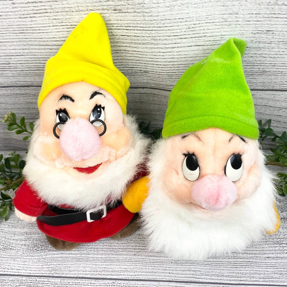 VNT Disneyland Walt Disney World Dwarf Plus Set of Two - Picture 2 of 9